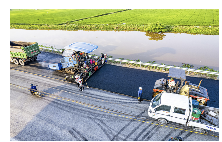 THI CÔNG ĐƯỜNG 5 ĐÊ TRÁNH TRÚ BÃO